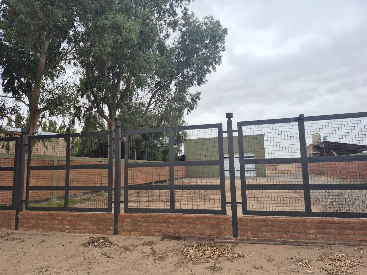 Lote con galpón