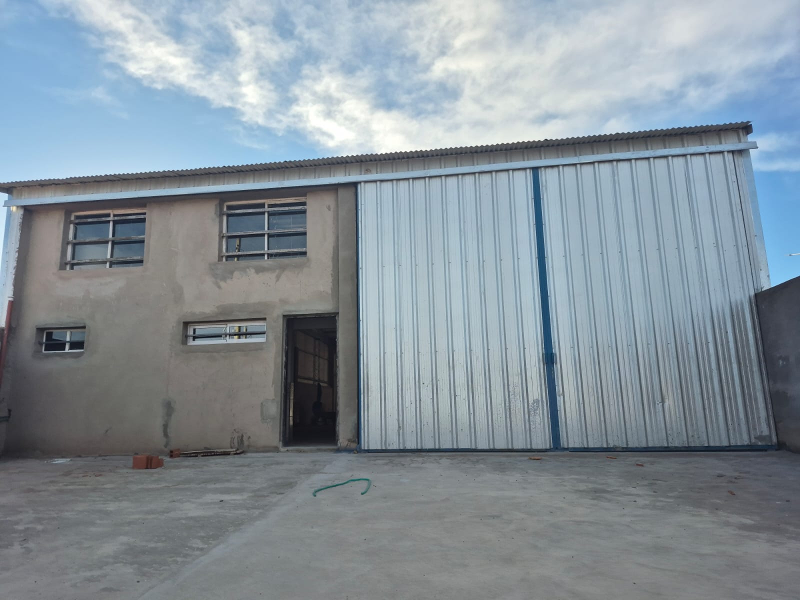 Lote con galpón